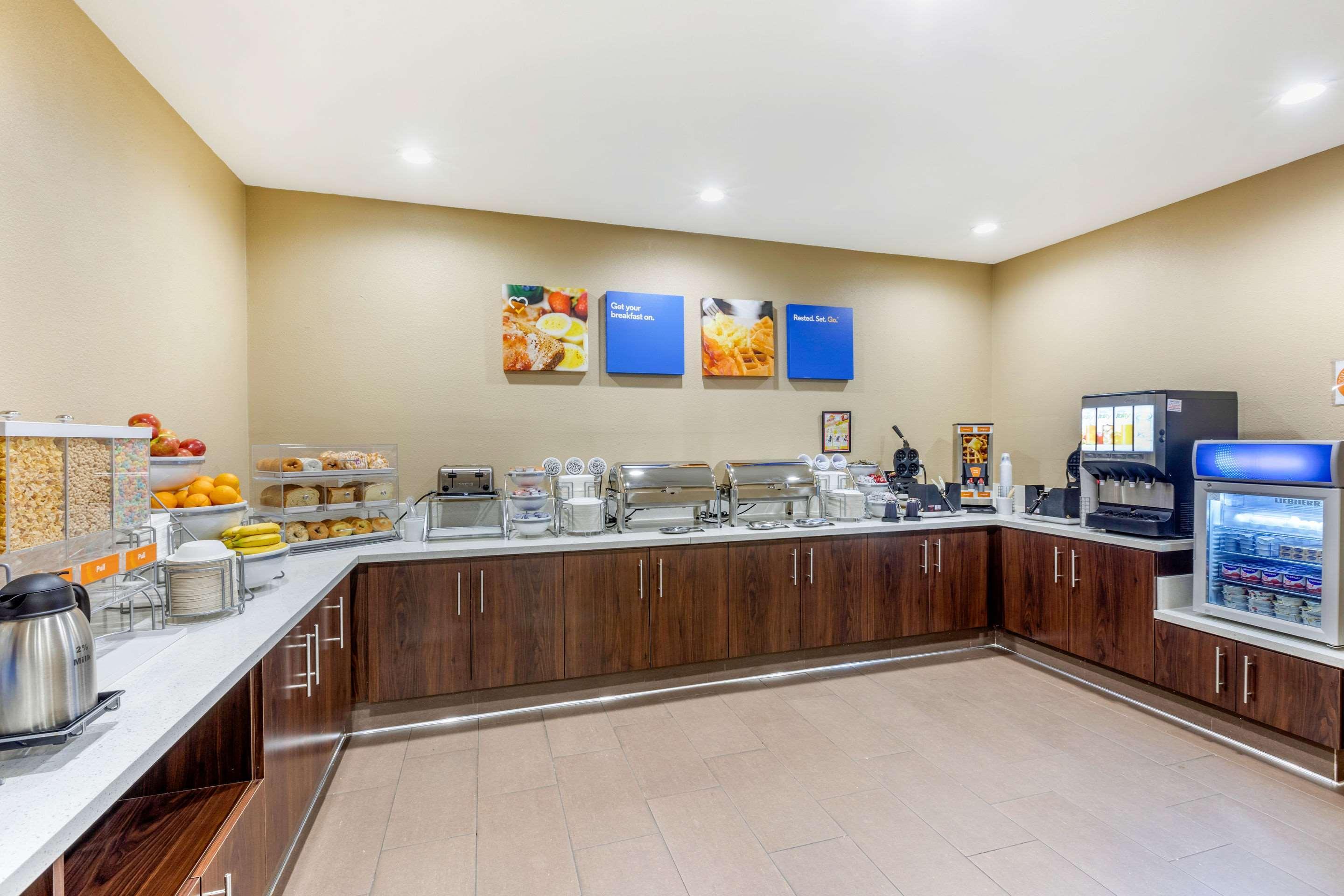 Comfort Inn & Suites Orange County John Wayne Airport Santa Ana Bagian luar foto