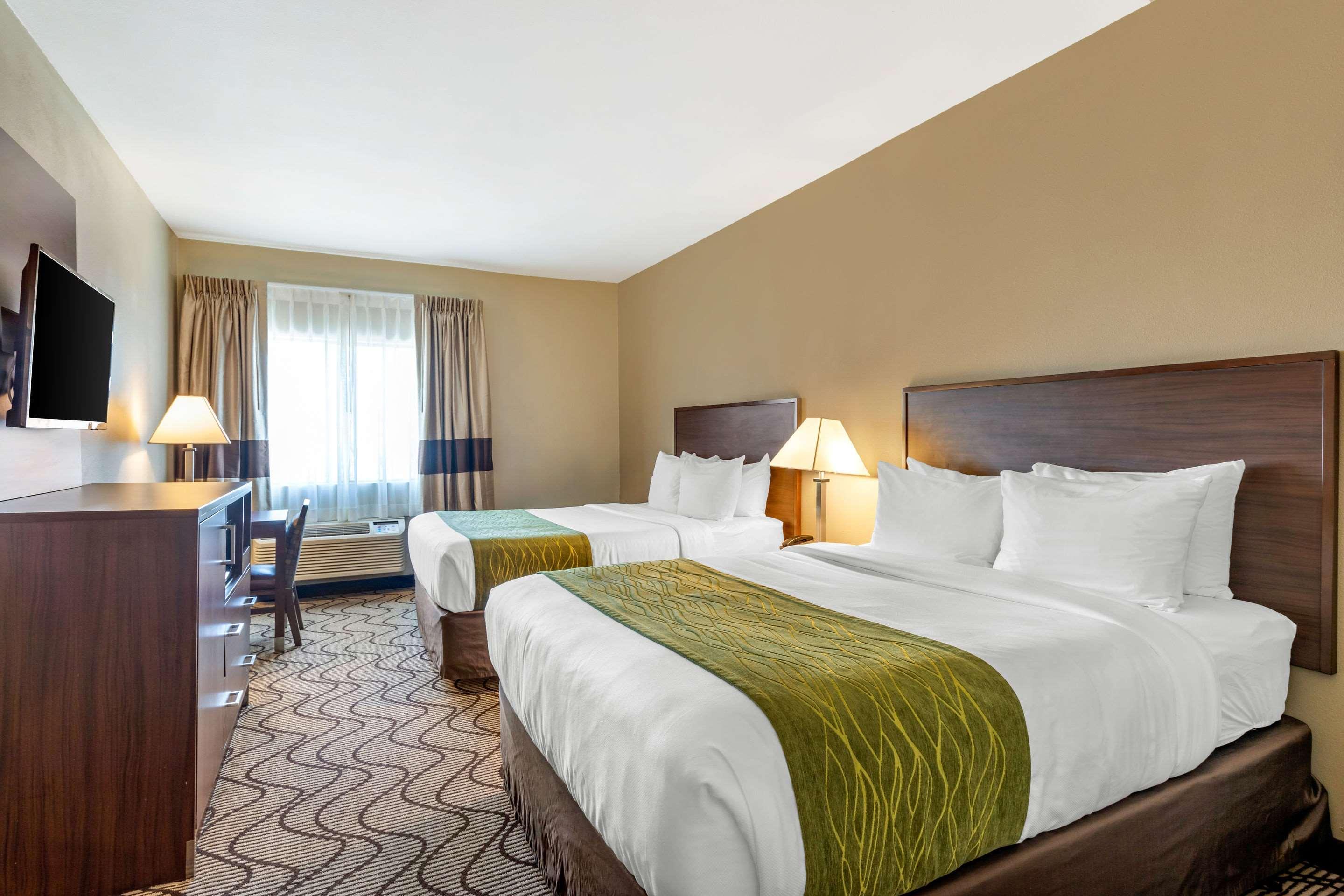 Comfort Inn & Suites Orange County John Wayne Airport Santa Ana Bagian luar foto