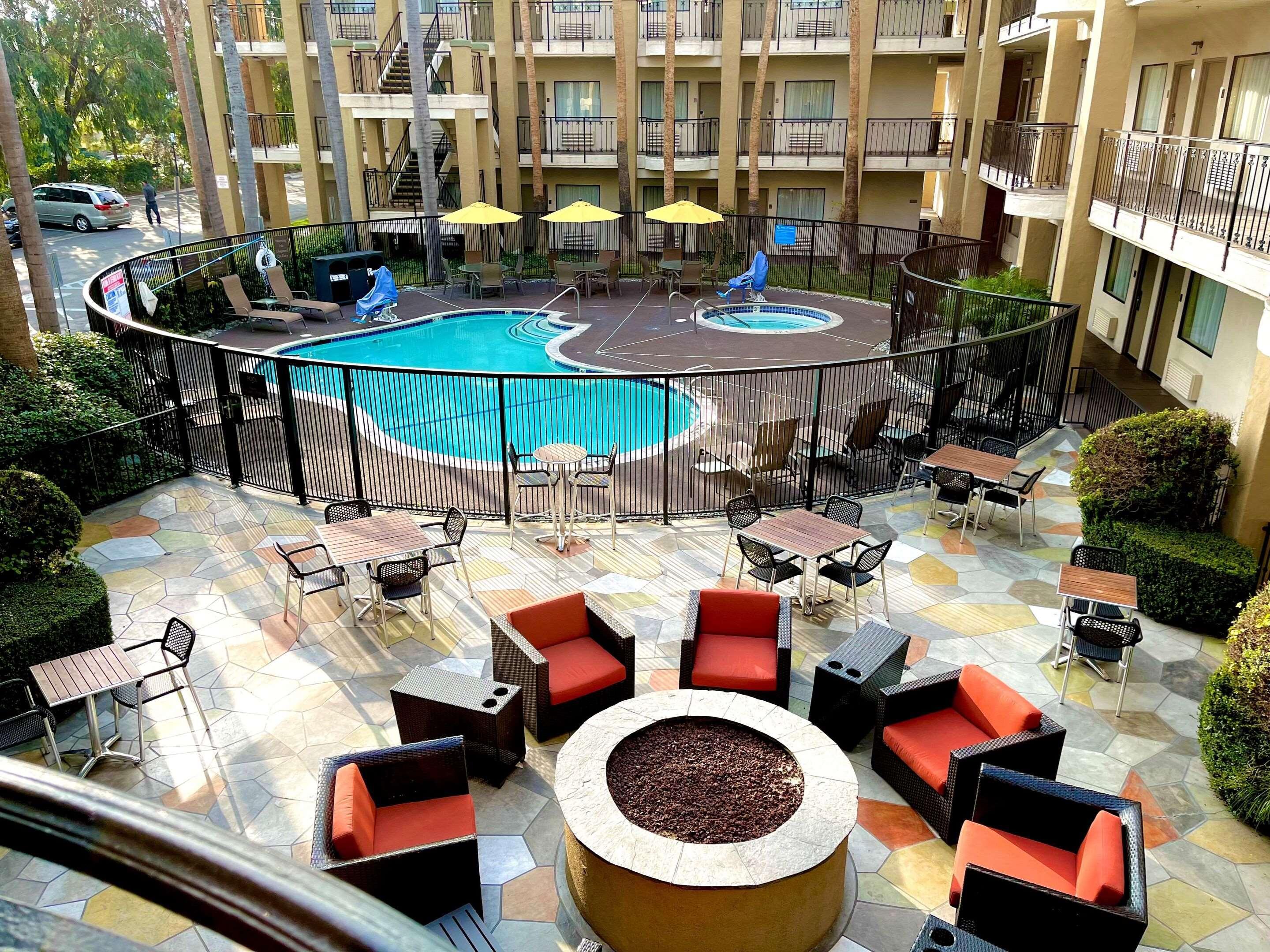 Comfort Inn & Suites Orange County John Wayne Airport Santa Ana Bagian luar foto