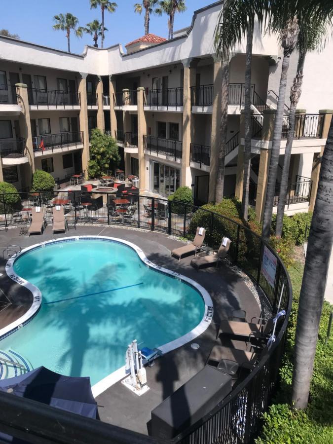 Comfort Inn & Suites Orange County John Wayne Airport Santa Ana Bagian luar foto