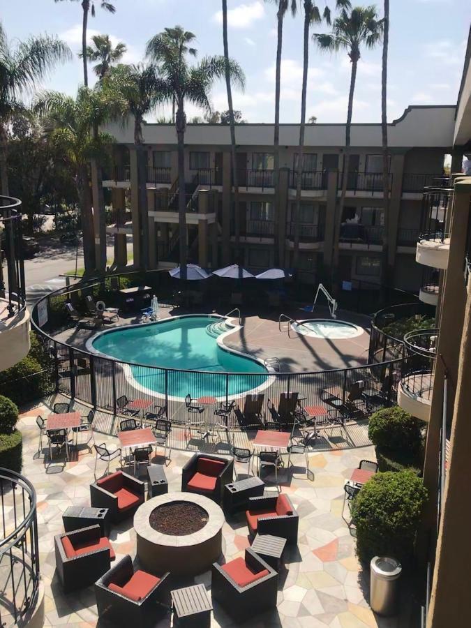 Comfort Inn & Suites Orange County John Wayne Airport Santa Ana Bagian luar foto
