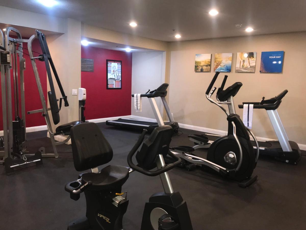 Comfort Inn & Suites Orange County John Wayne Airport Santa Ana Bagian luar foto