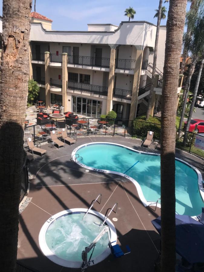 Comfort Inn & Suites Orange County John Wayne Airport Santa Ana Bagian luar foto