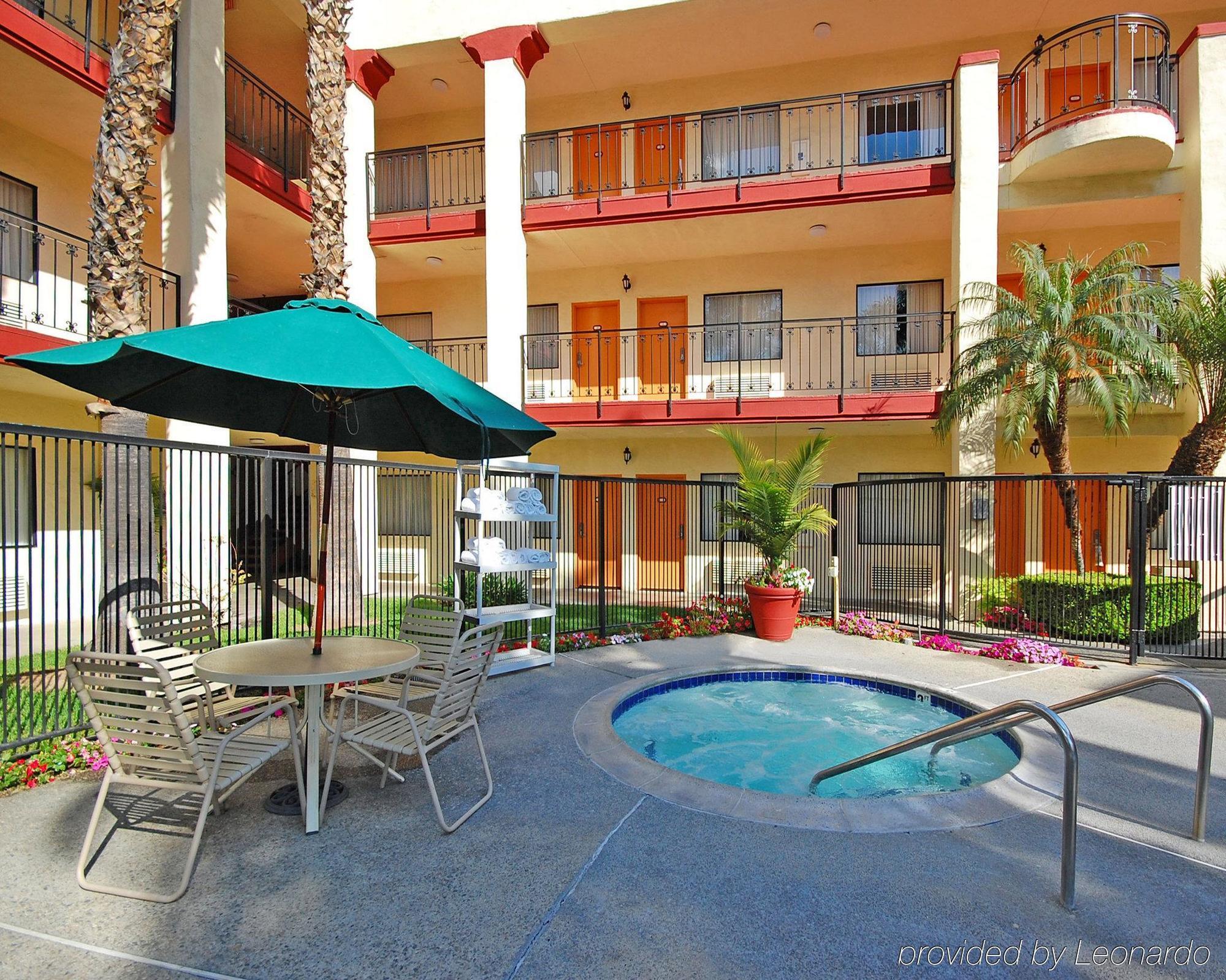 Comfort Inn & Suites Orange County John Wayne Airport Santa Ana Bagian luar foto