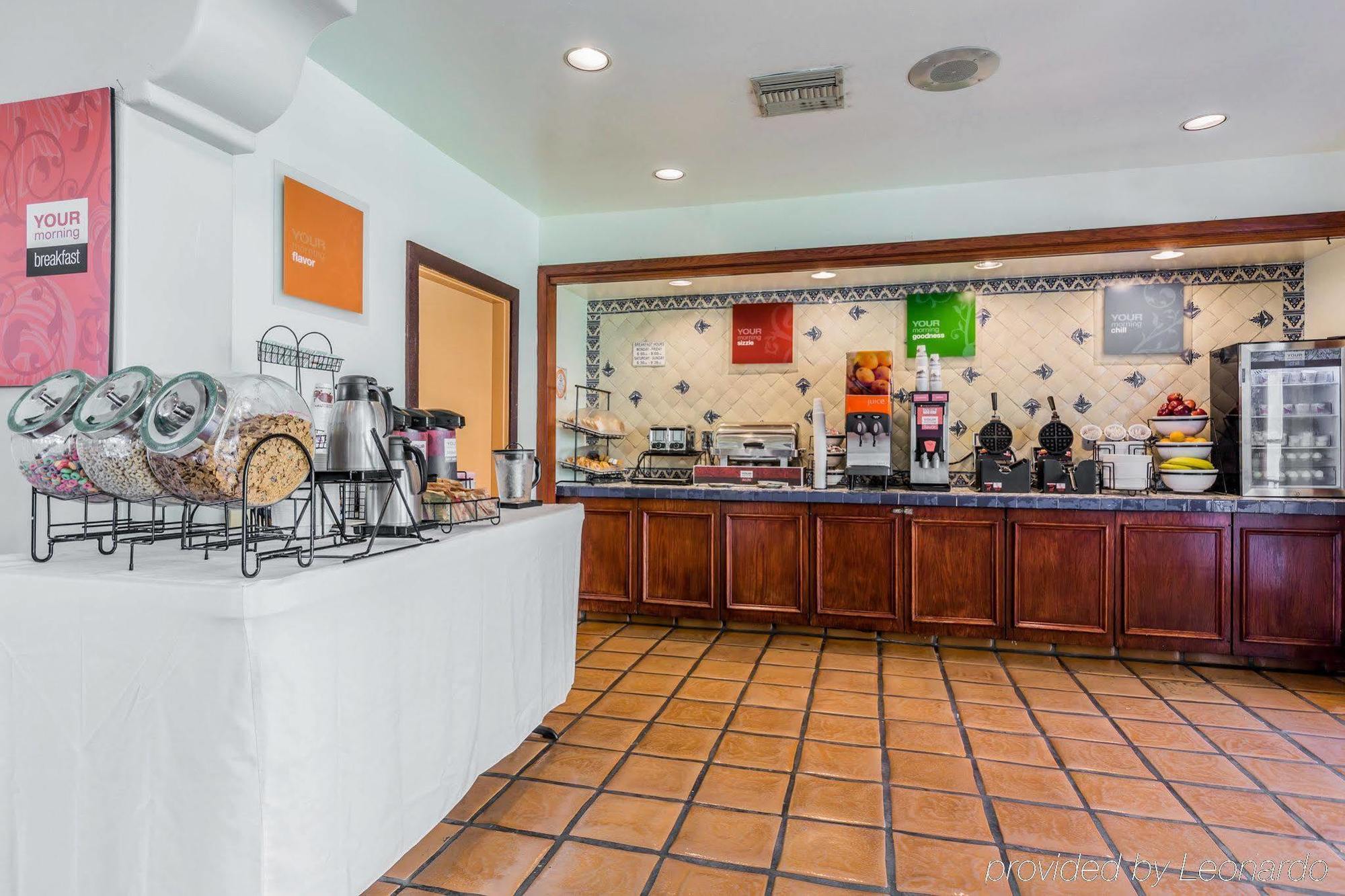 Comfort Inn & Suites Orange County John Wayne Airport Santa Ana Bagian luar foto