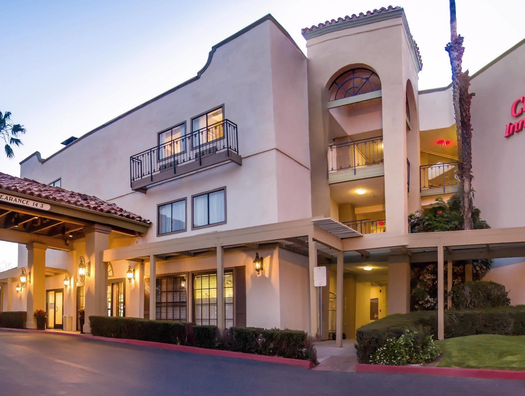 Comfort Inn & Suites Orange County John Wayne Airport Santa Ana Bagian luar foto